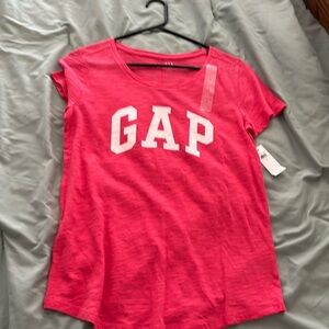 Gap tshirt size small